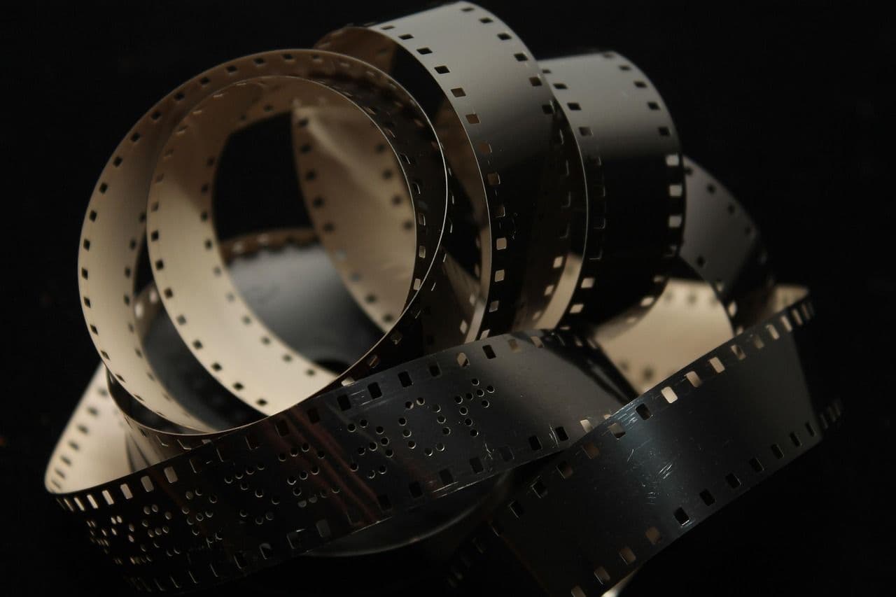 High-Speed Cinematography 120/240fps - Teknik Product Reveal dari Set Mooilux - ilustrasi cover