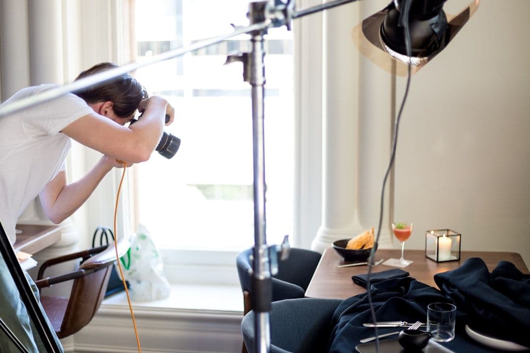 Jasa Fotografer Bandung — Studio Editorial untuk Brand Lifestyle & Beauty — ilustrasi cover
